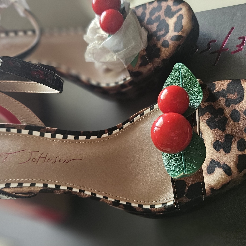 Betsey Johnson Leopard Print Sandals with Red Accents "Judson" 7